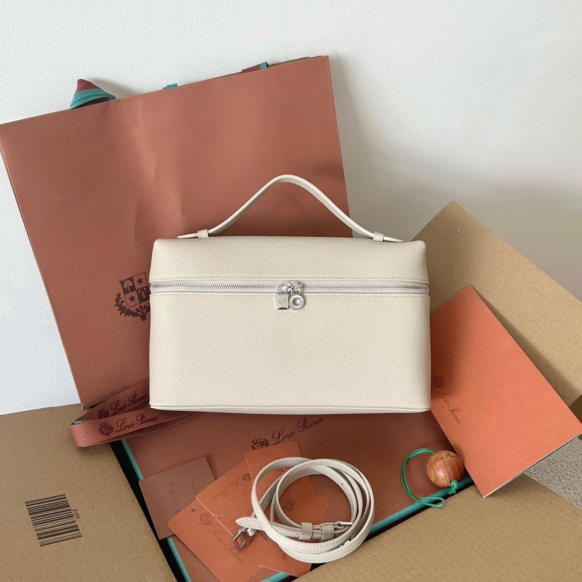 LORO P EXTRA POUCH L27