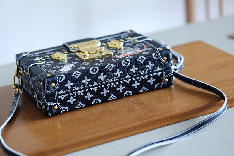 I W Fashion Lu-Vi bags - 8211