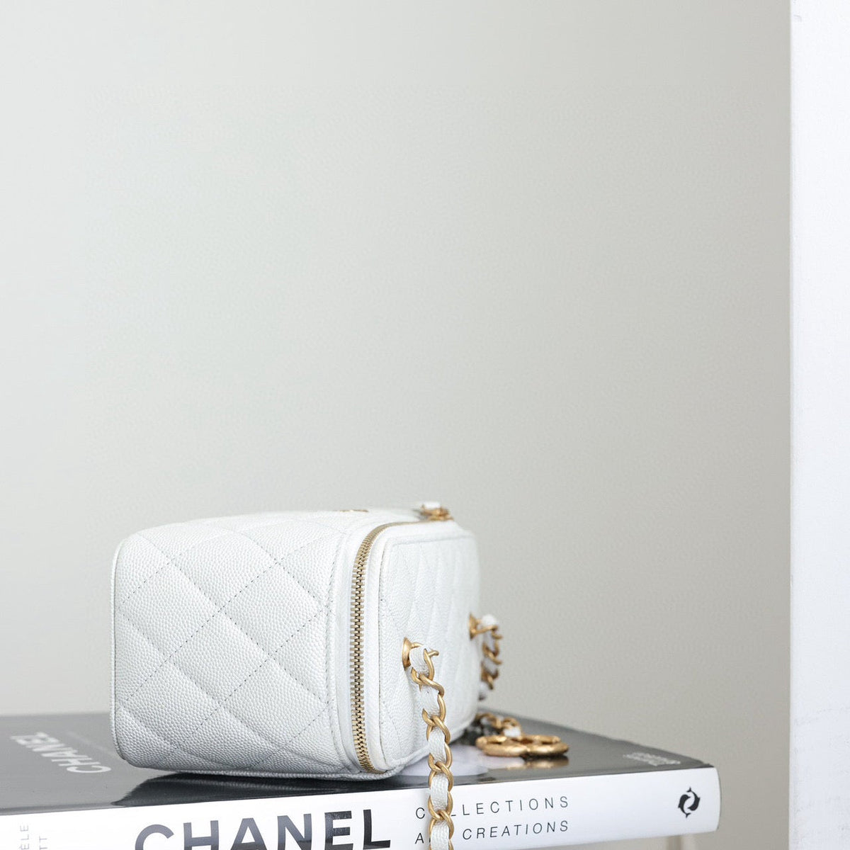 CC 24S VANITY BAG