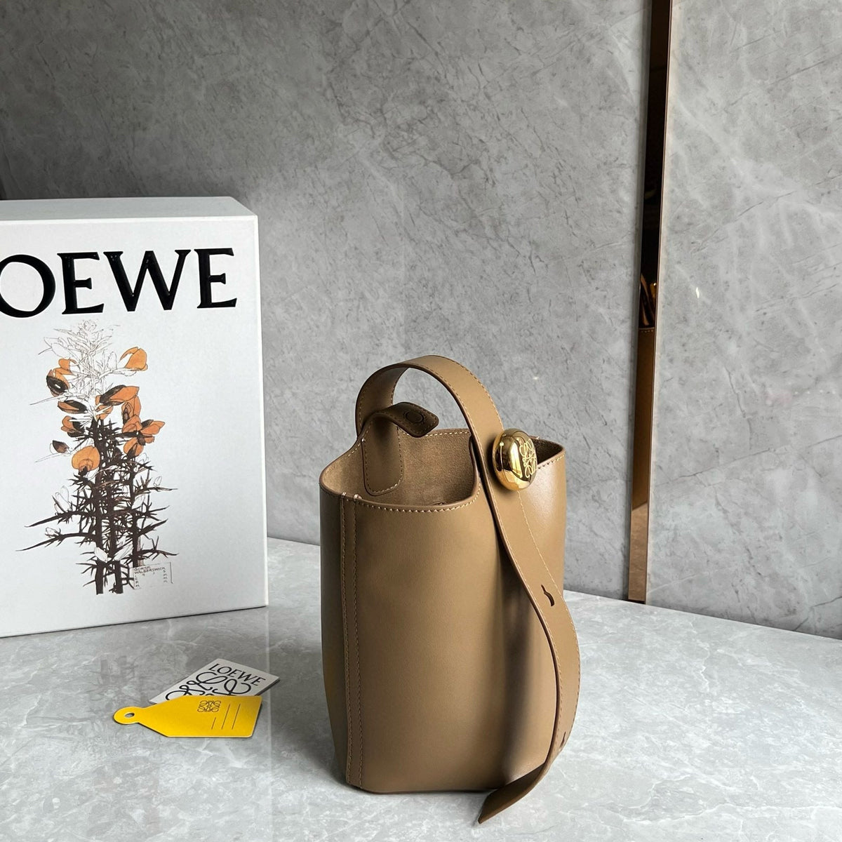 LOEW MINI PEBBLE BUCKET BAG