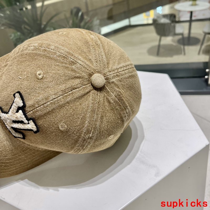 Louis Vuitton Luxury Cap