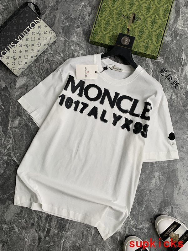 Moncler Luxury Cloth