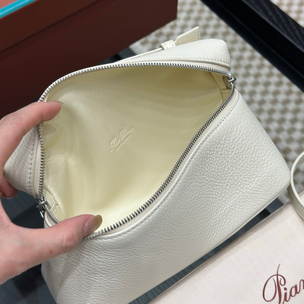 LORO P EXTRA POCKET L19 BAG