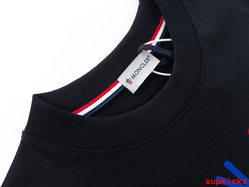 Moncler Luxury Cloth