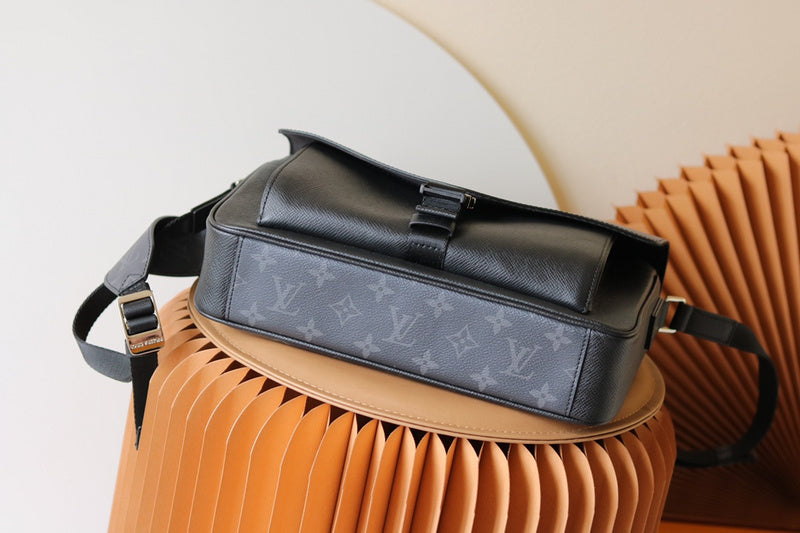 I W Fashion Lu-Vi bags - 17191