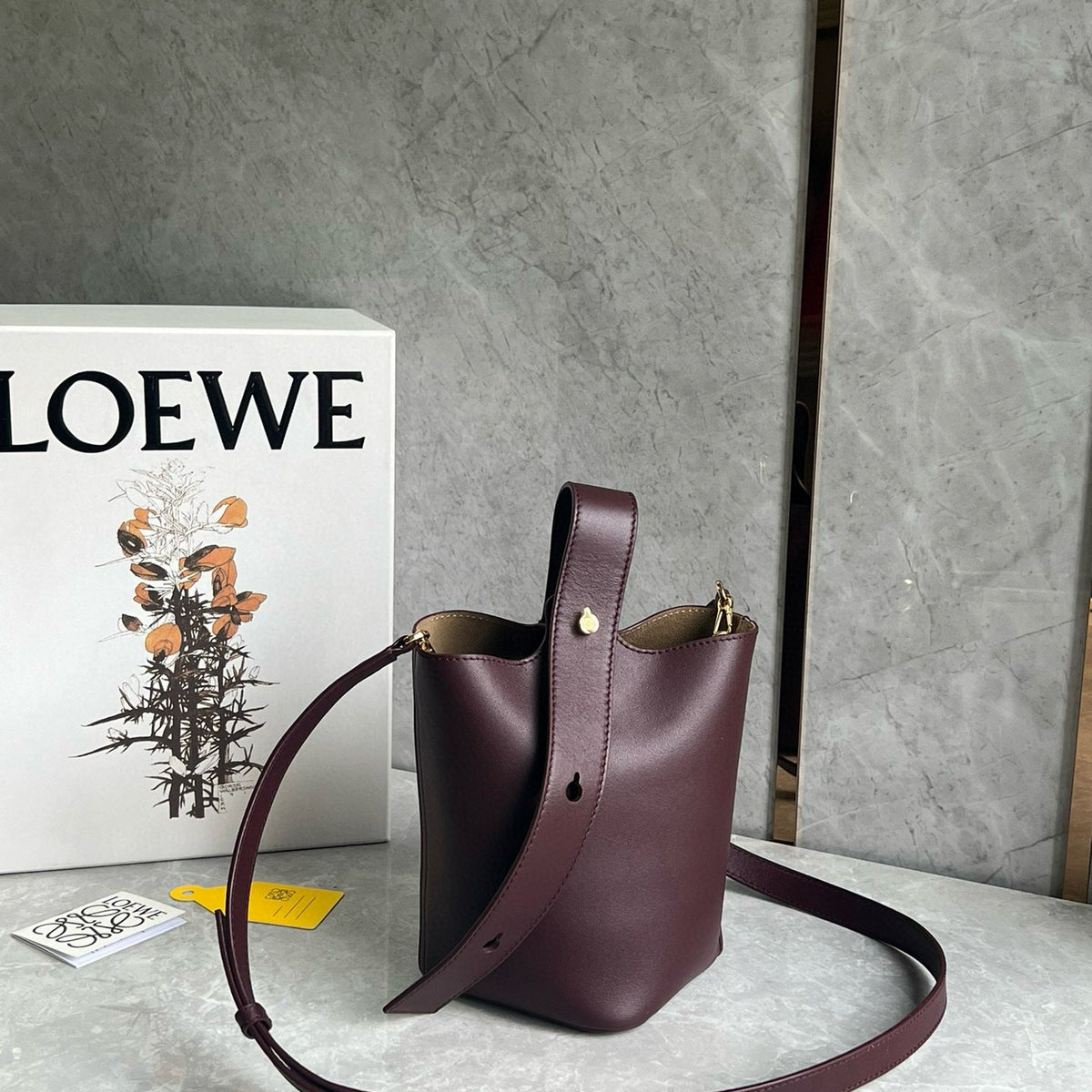 LOEW MINI PEBBLE BUCKET BAG