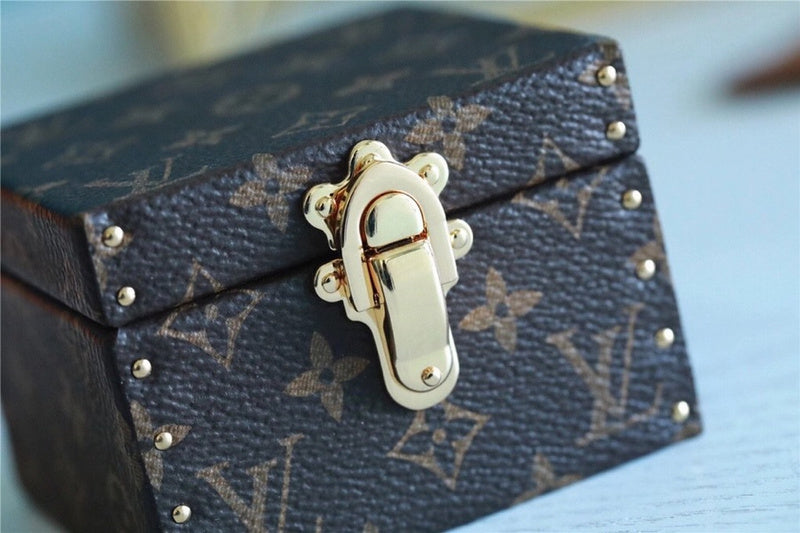 I W Fashion Lu-Vi bags - 9526