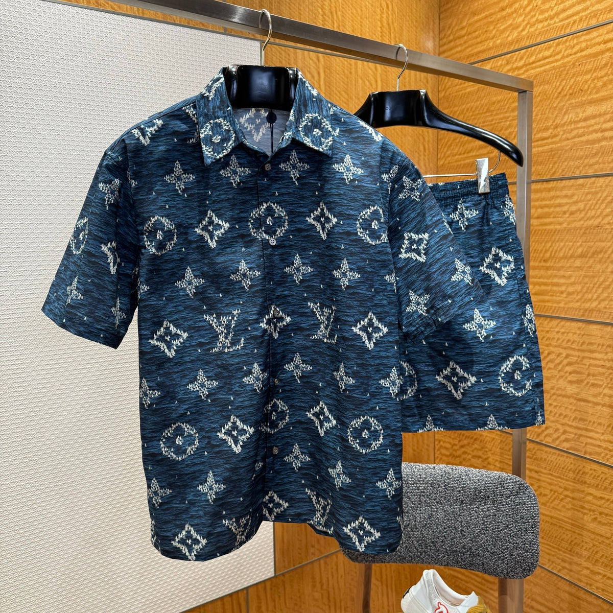 LOU SHIRT