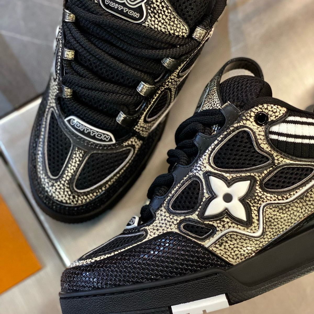 LOU TRAINERS