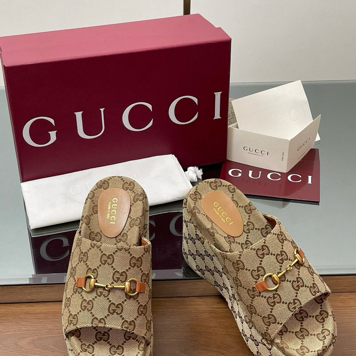 GG WEDGE SANDALS