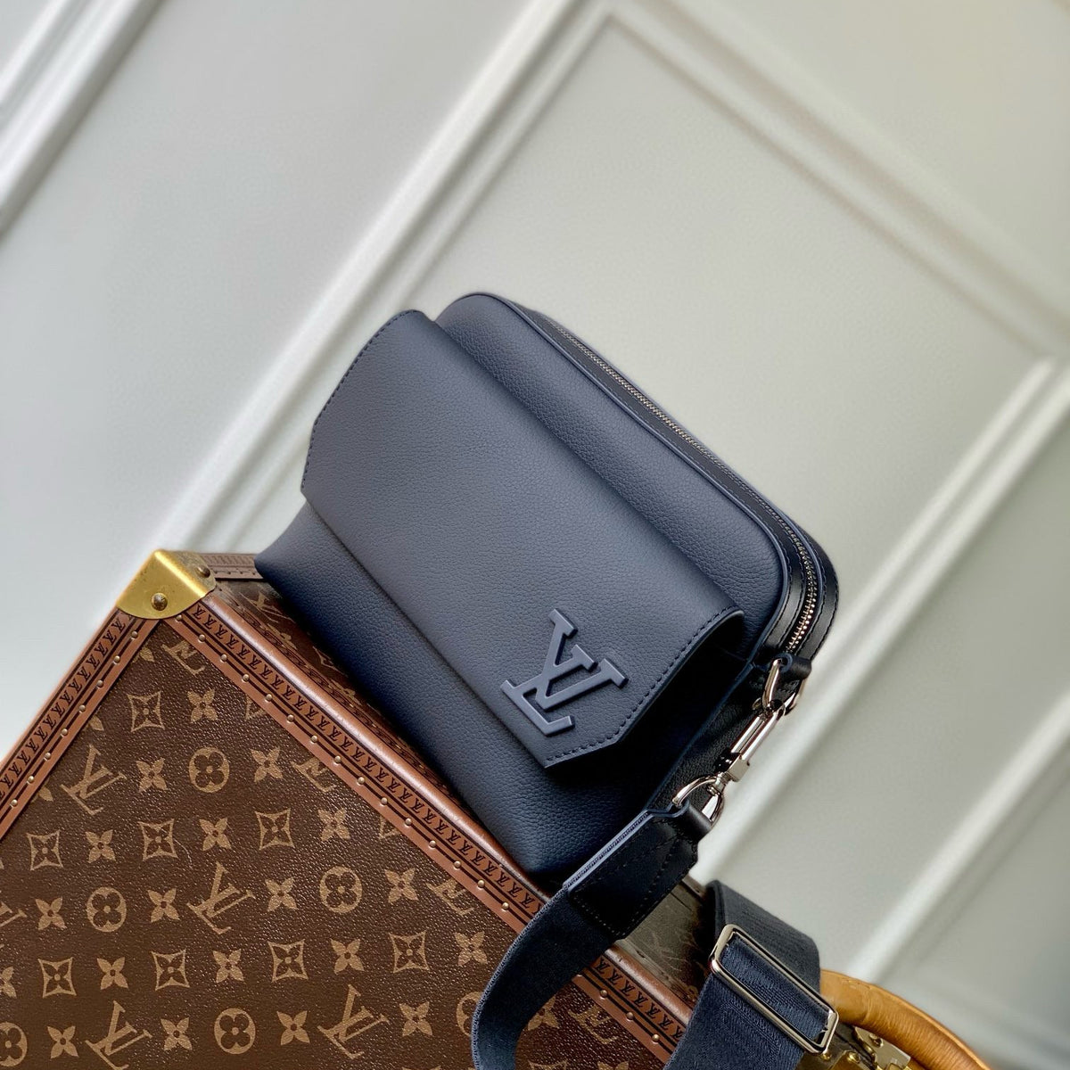 LOU FASTLINE MESSENGER BAG