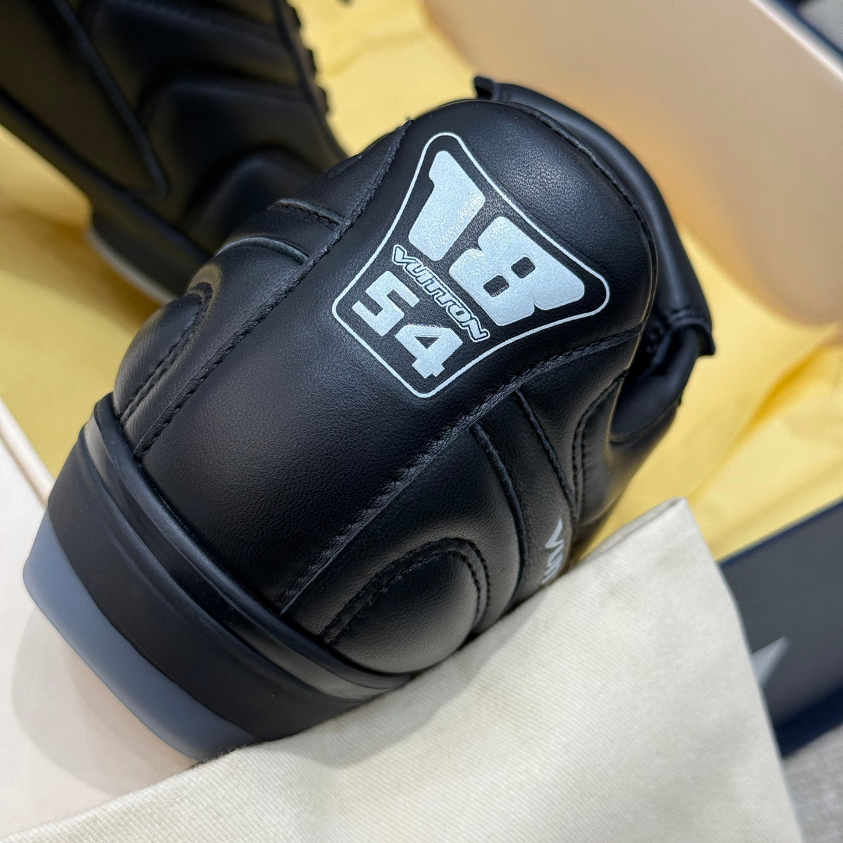 LOU FOOTPRINT SNEAKER