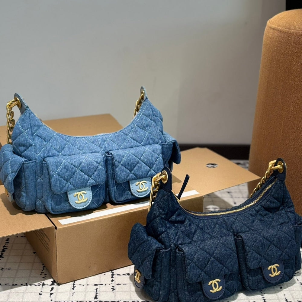 CC LARGE HOBO BAG WASHED DENIM AND GOLD TONE METAL BLUE 31CM  AS5339 B19251 NG353