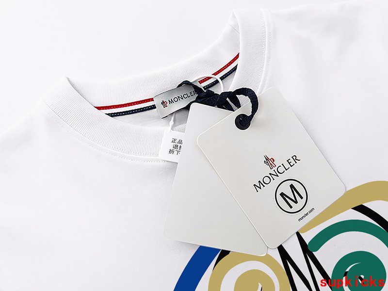 Moncler Luxury Cloth