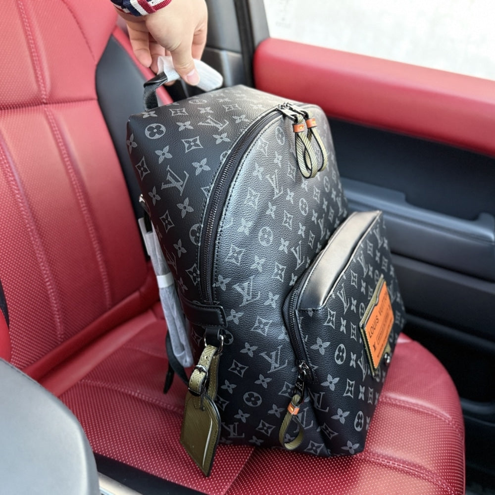 LV DISCOVERY BACKPACK MONOGRAM BLACK 37CM