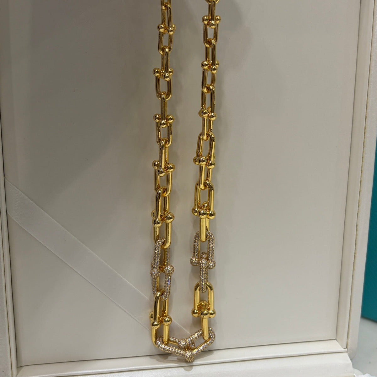 TIFF NECKLACE