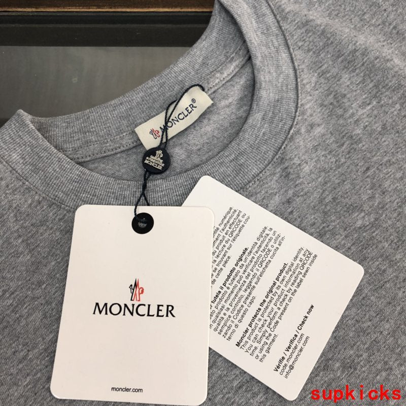 Moncler Luxury Cloth