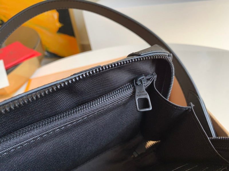 I W Fashion Lu-Vi bags - 17733