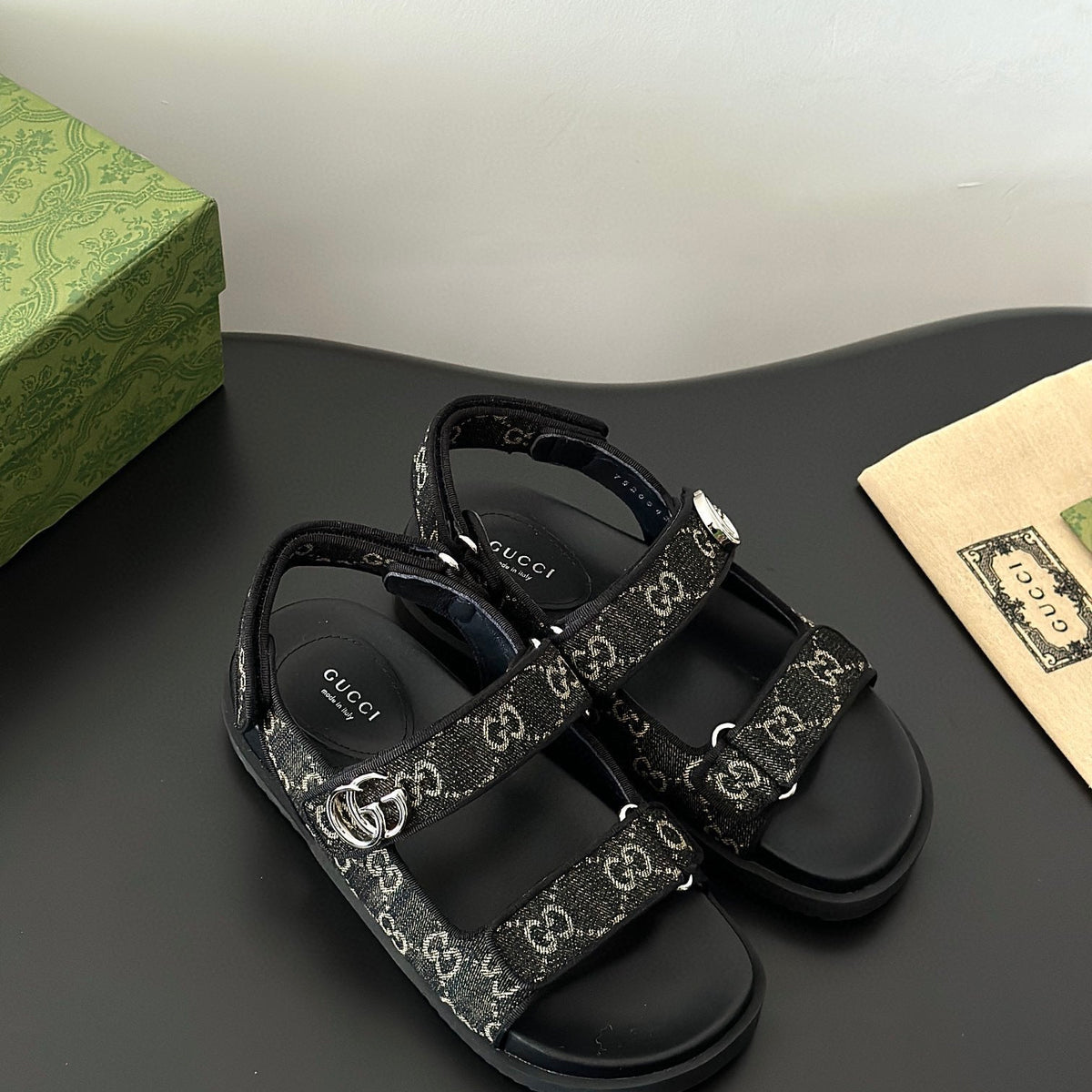 GG SANDALS