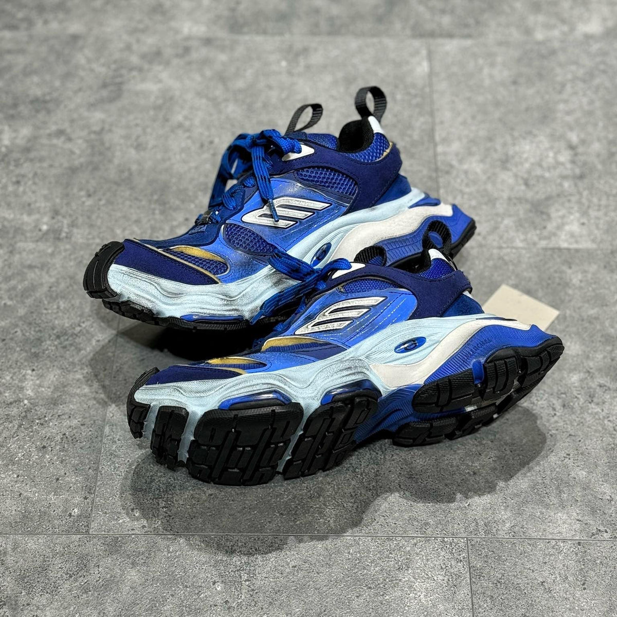 BAL CARGO TRAINERS
