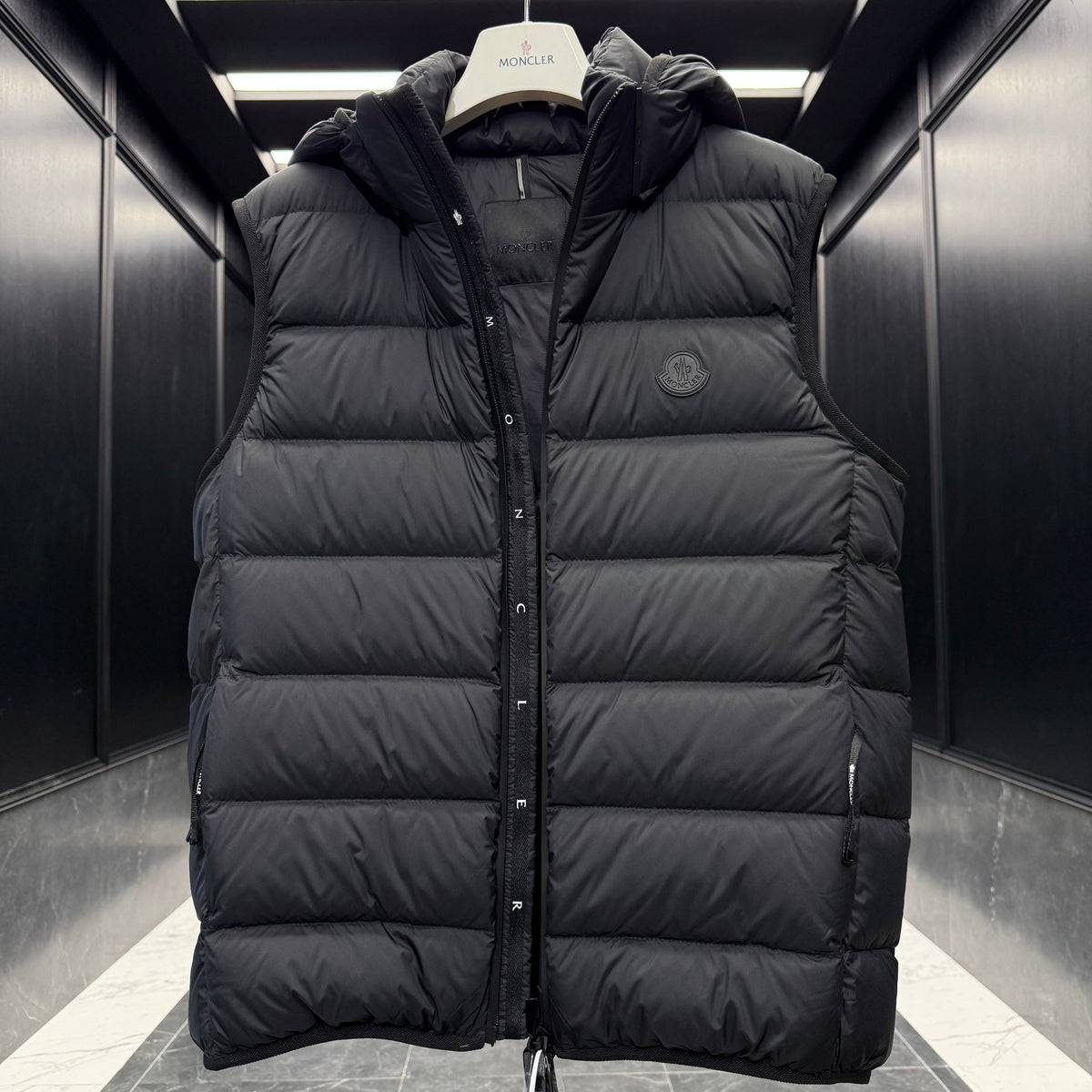 MONC VALMASQUE VEST