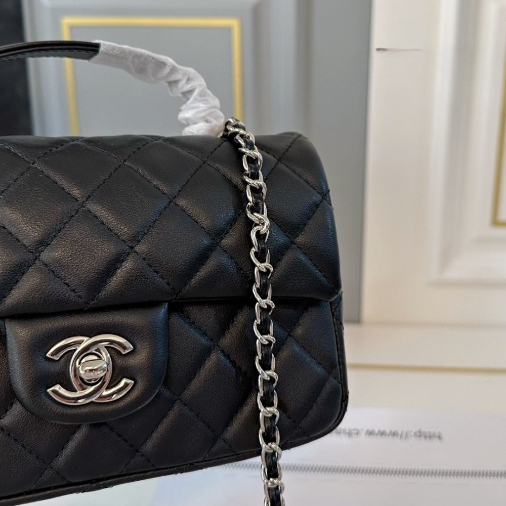 CC MINI FLAP BAG LAMBSKIN BLACK 20CM