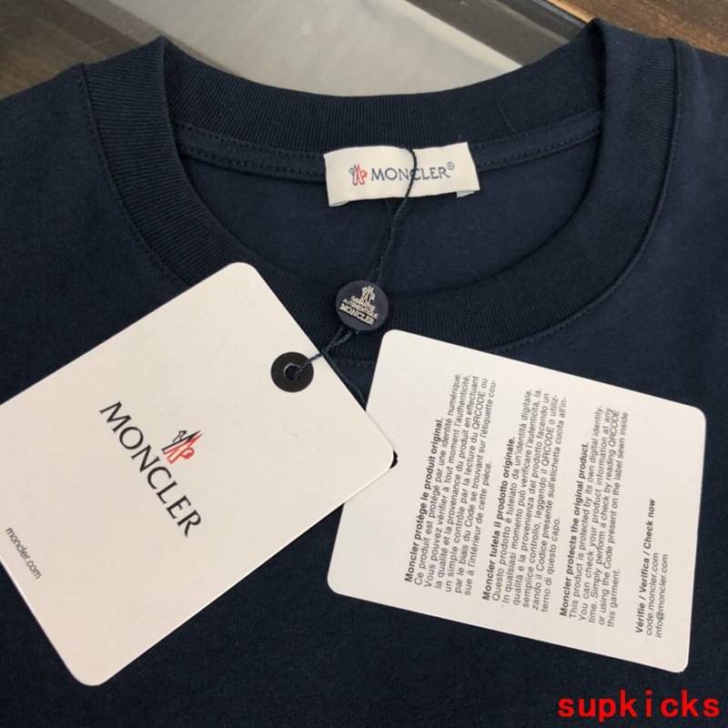 Moncler Luxury Cloth