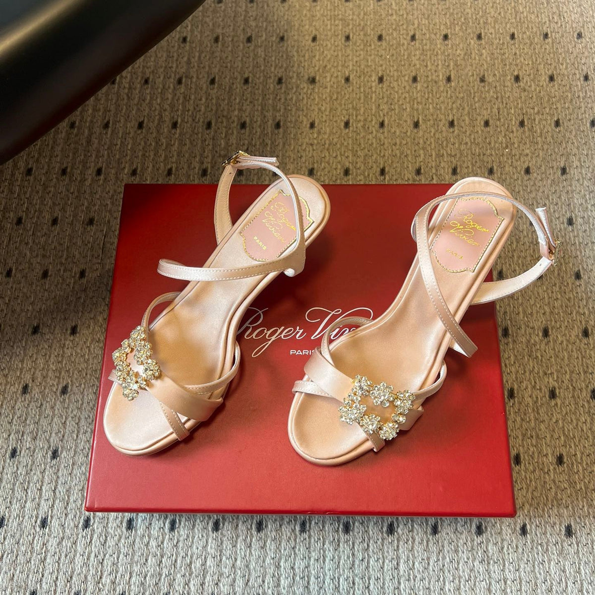 ROGER V HEELS