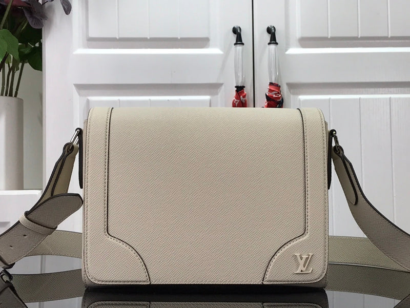 I W Fashion Lu-Vi bags - 17346