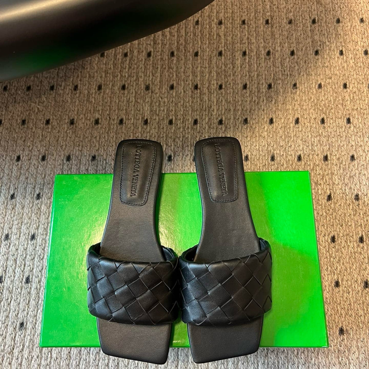 BOTT V SANDALS