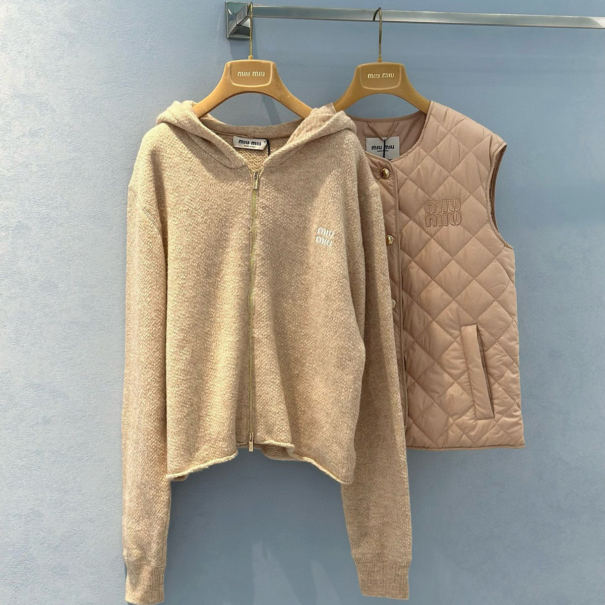 MIU M ZIP HOODIE