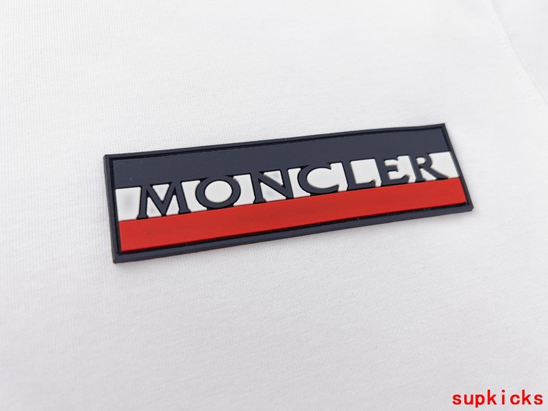 Moncler Luxury Cloth