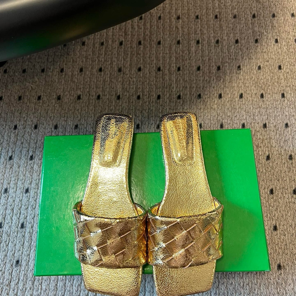 BOTT V SANDALS