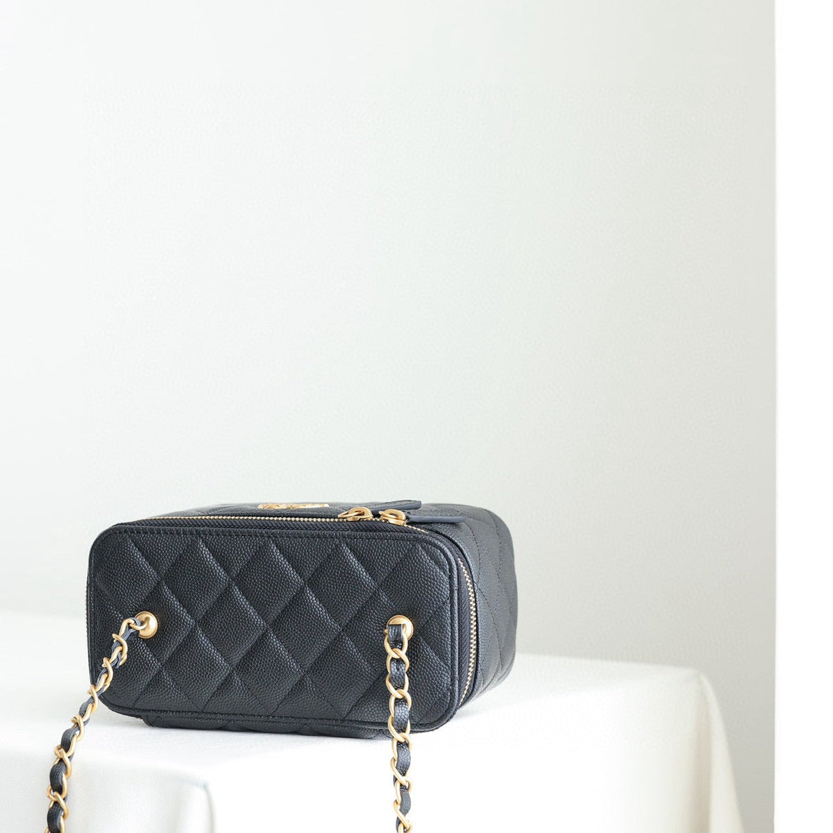 CC 24S VANITY BAG