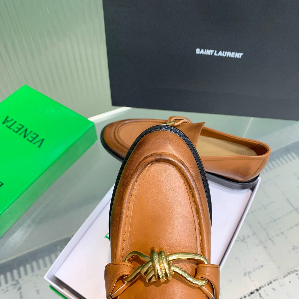 BOTT LOAFERS