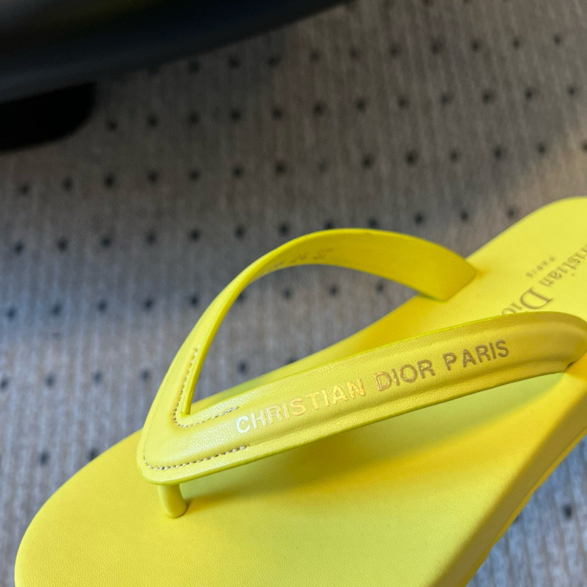 CD THONG SANDAL