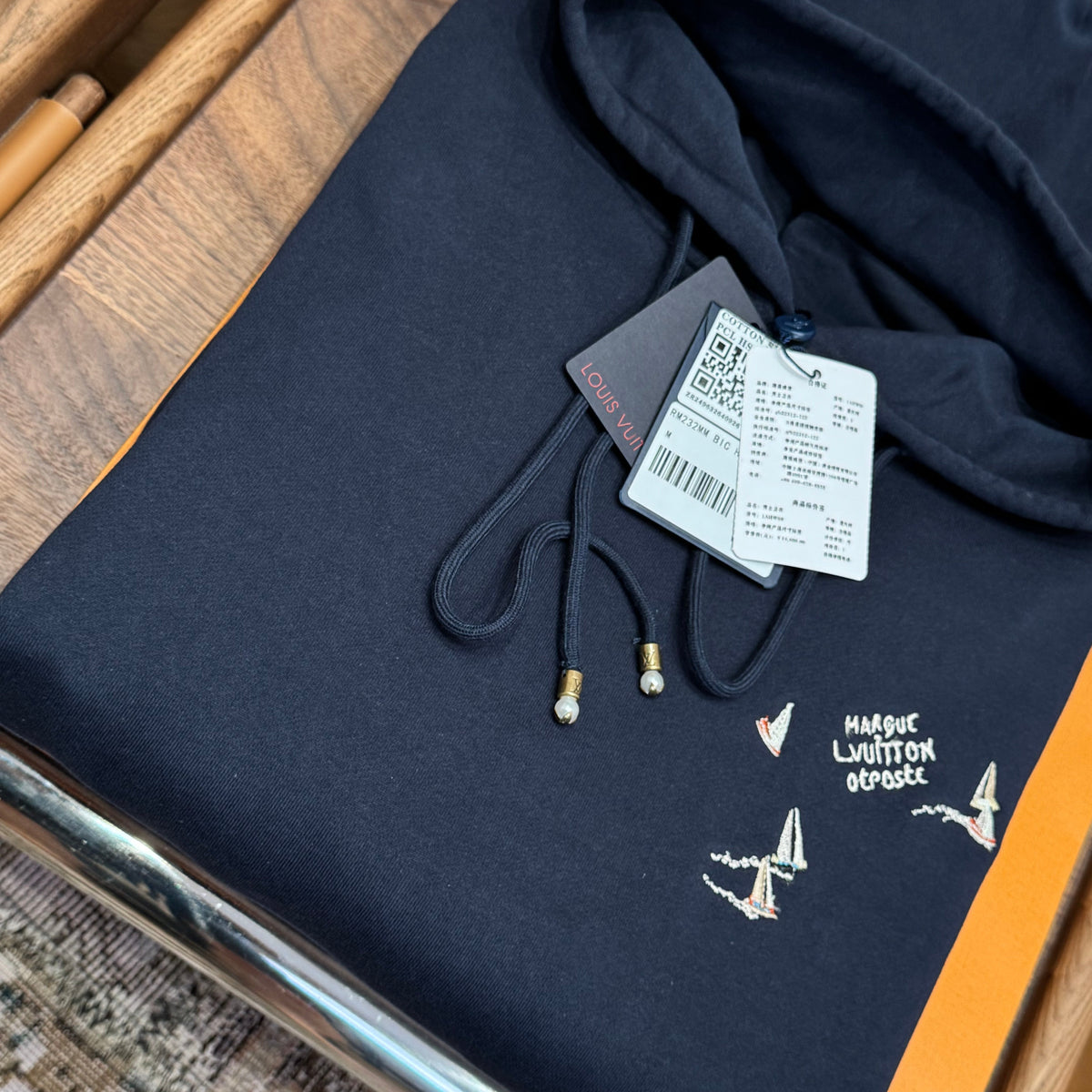 LOU HOODIE