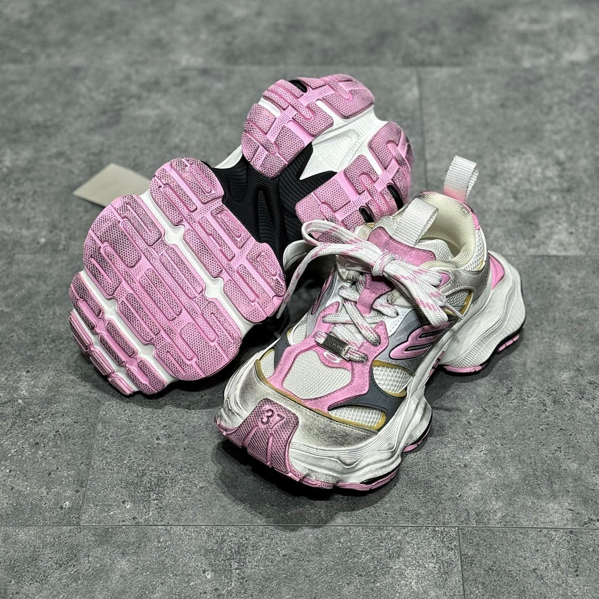 BAL CARGO TRAINERS