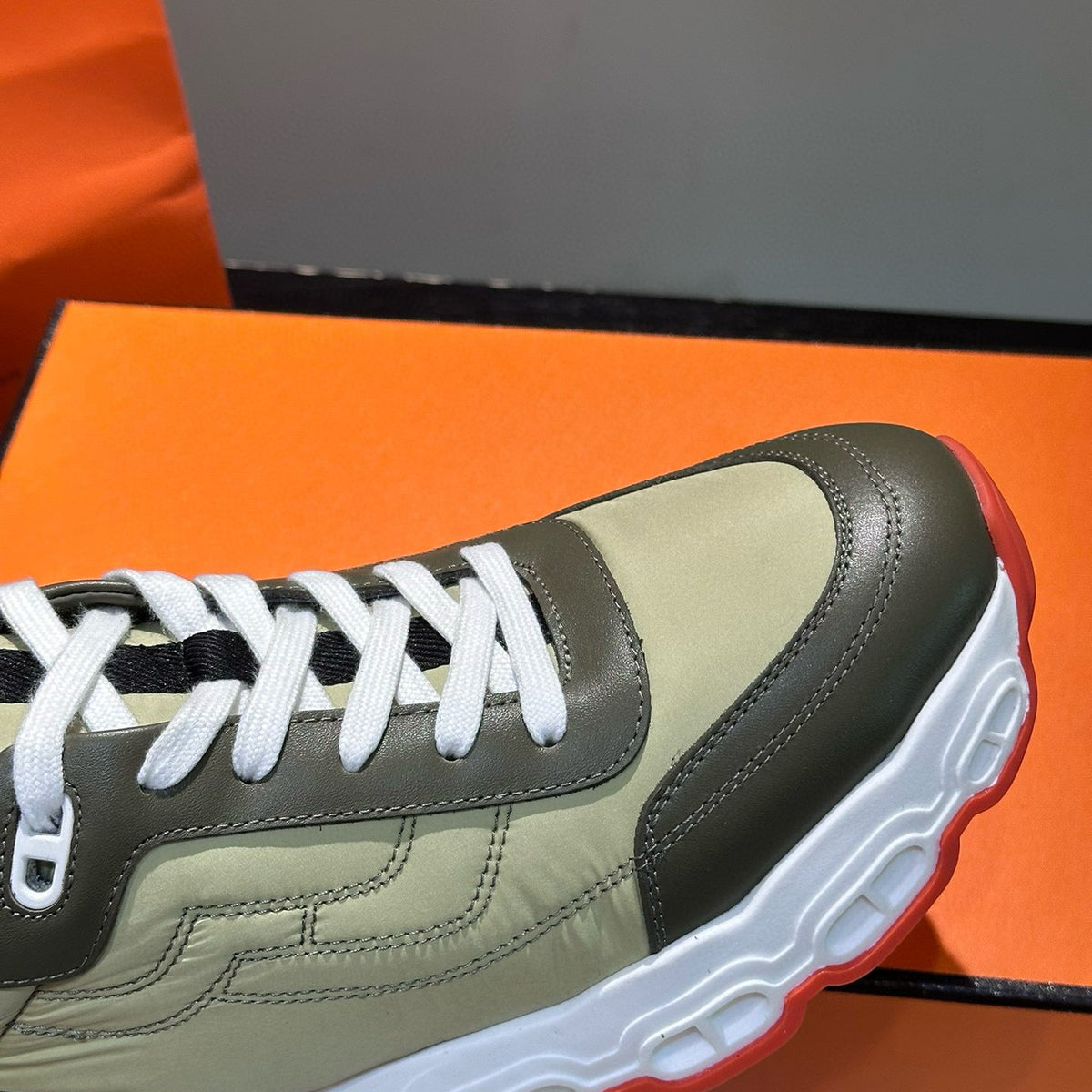 HERM IMPULSE SNEAKER