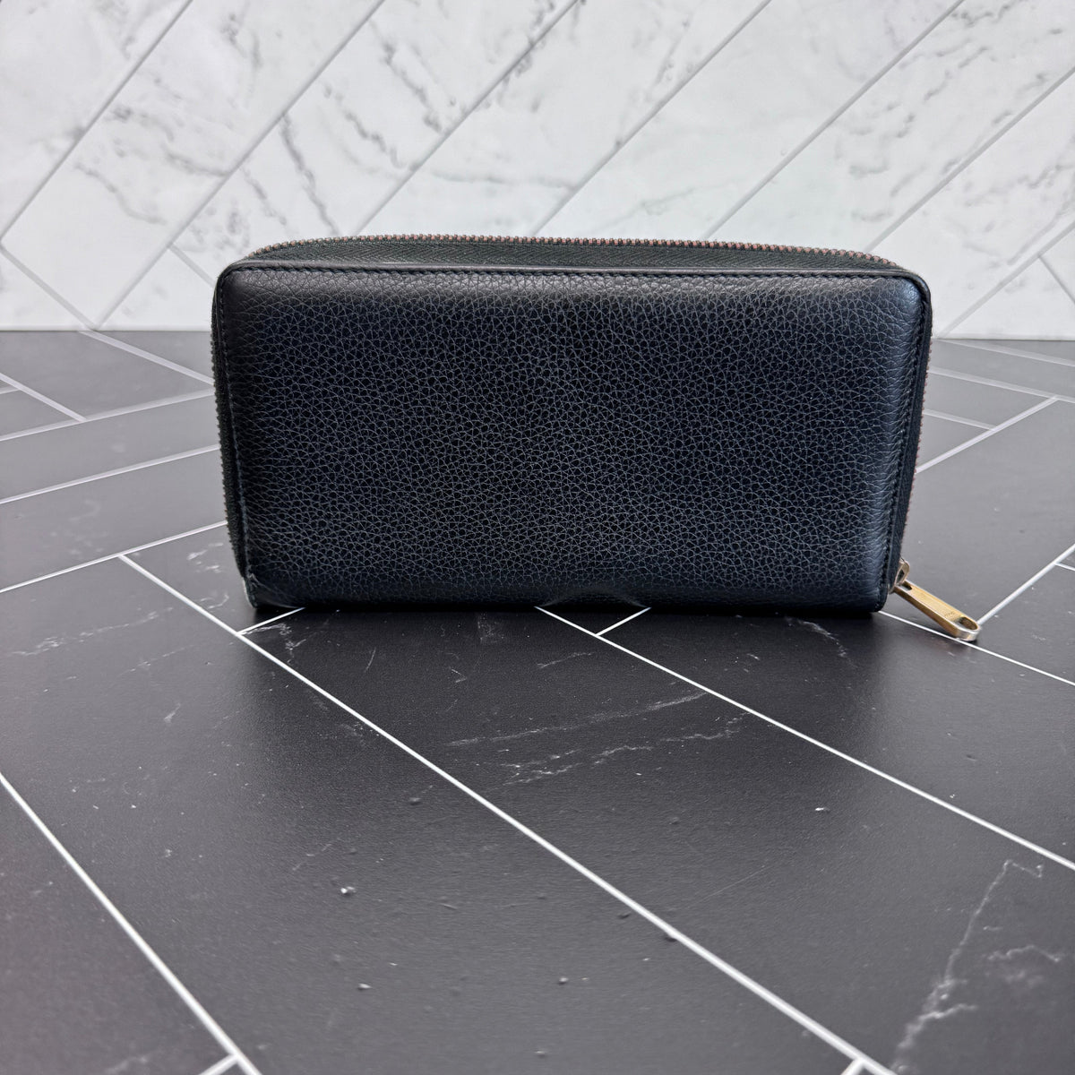 Gucci Black Leather Logo Zippy Wallet