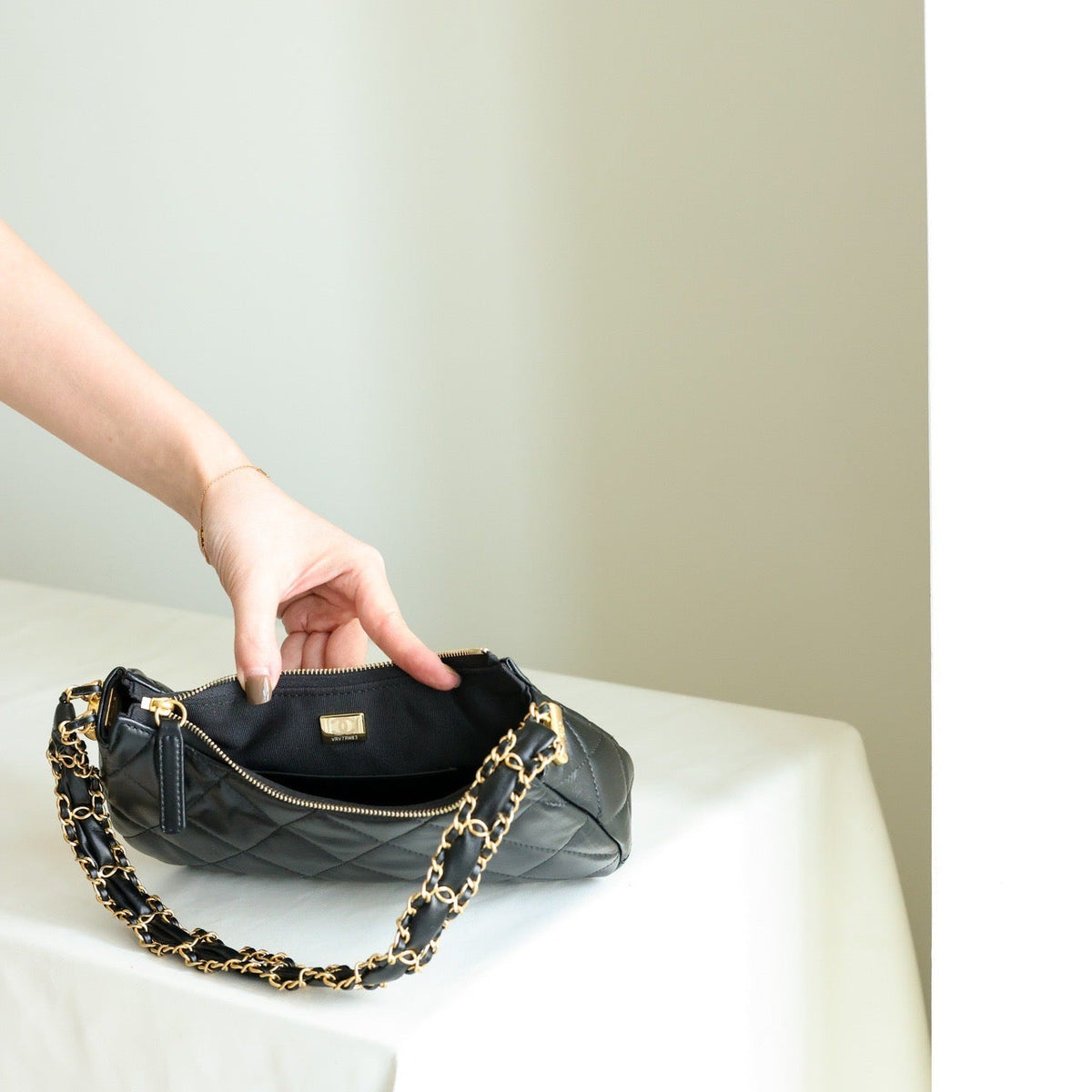 CC 23K HOBO BAG