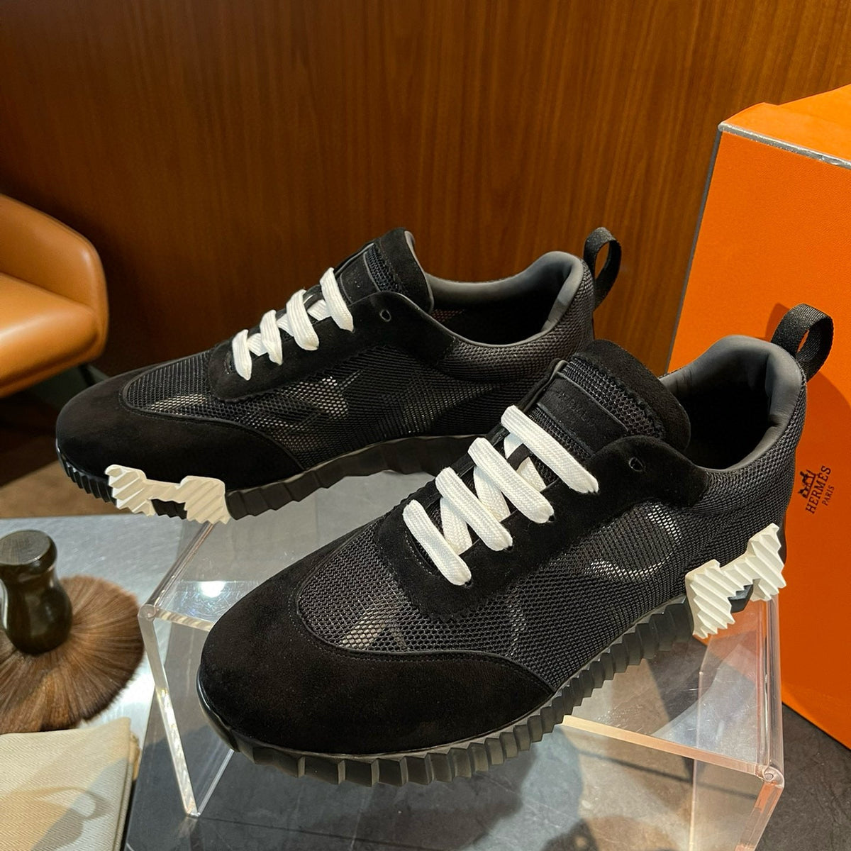 HERM BOUNCING SNEAKERS
