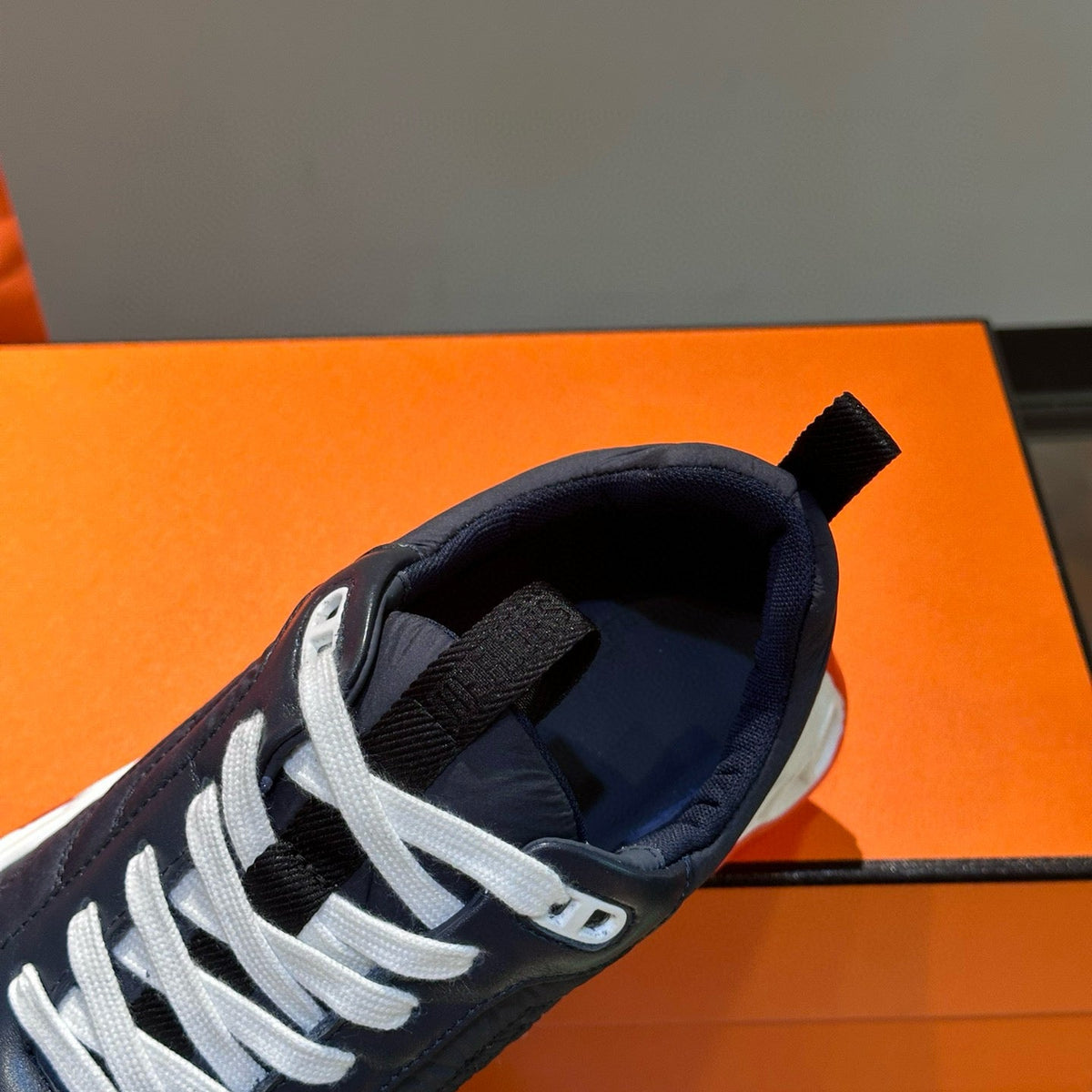 HERM IMPULSE SNEAKER