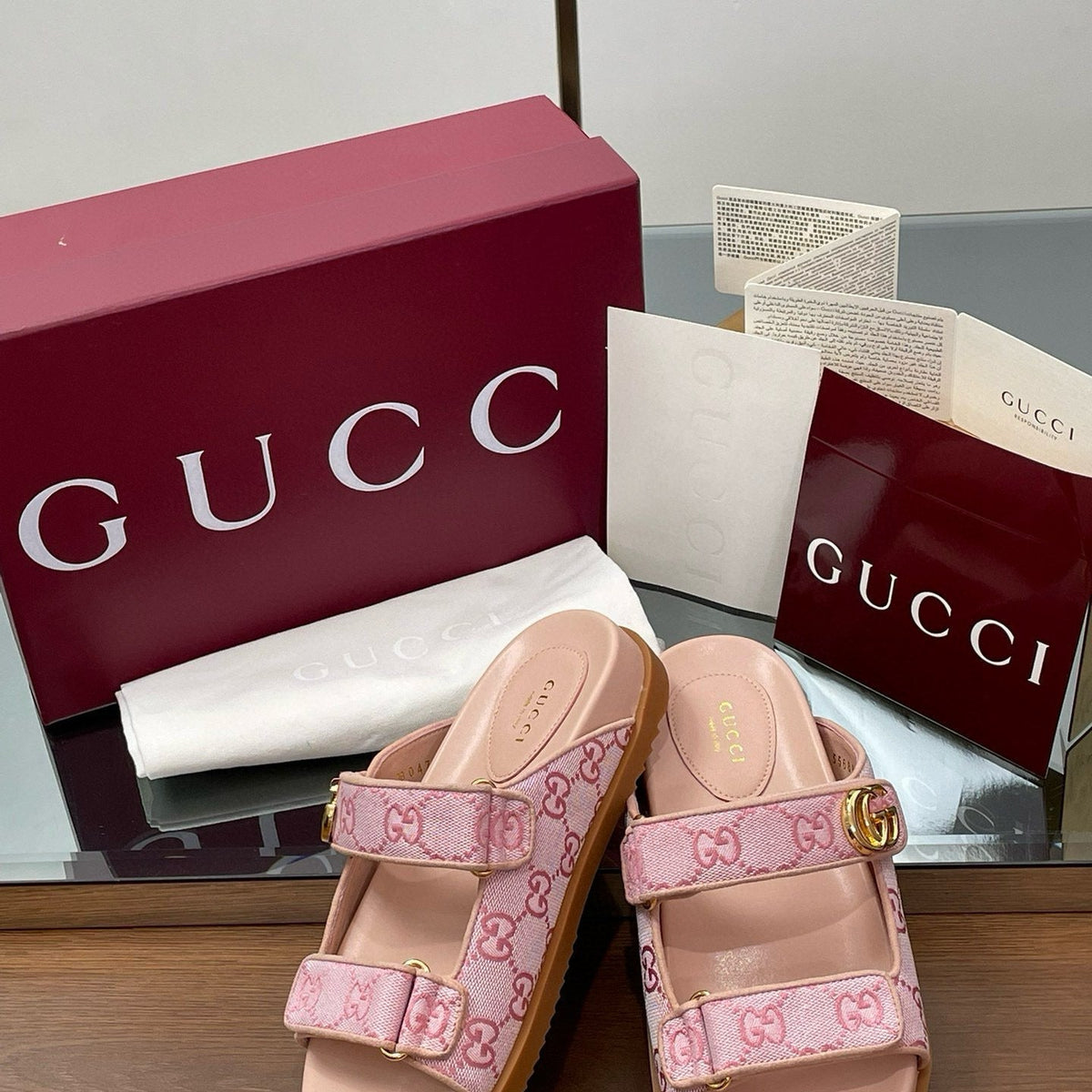 GG SANDALS