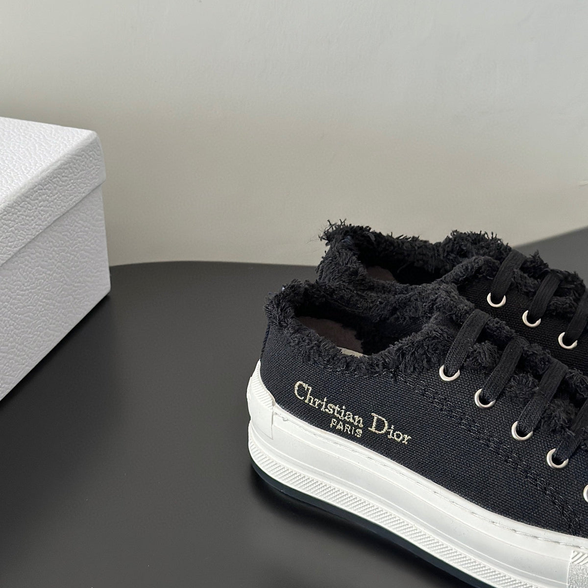 CD WALKIN SNEAKER