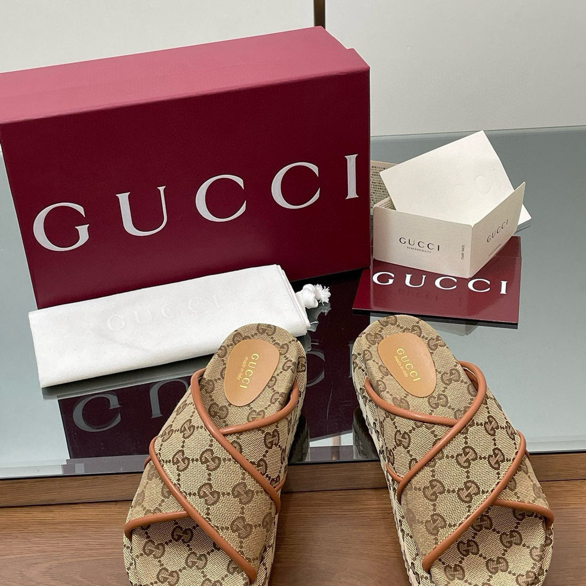 GG SANDALS