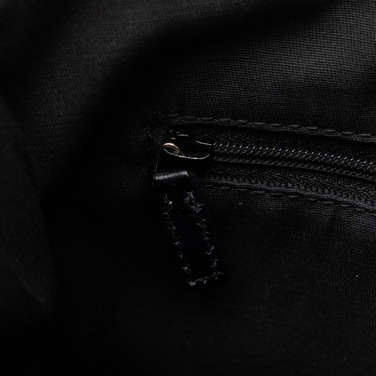 GUCCI Embossed Leather Horsebit Crossbody Bag