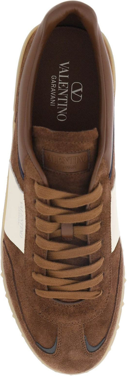 LOW TOP UPVILLAGE SNEAKERS