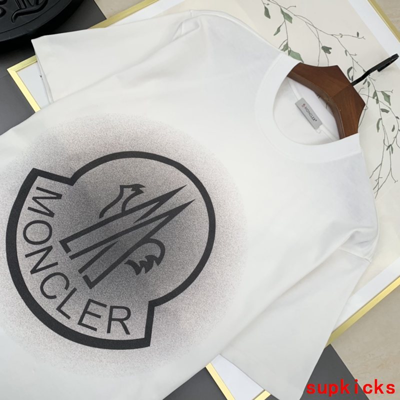 Moncler Luxury Cloth