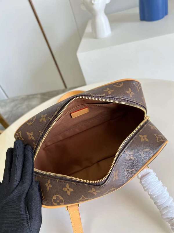 LOV2 Bags - Luxurious Bags  584